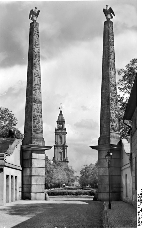 Bundesarchiv_Bild_170-305,_Potsdam,_Neustädter_Tor (1).jpg